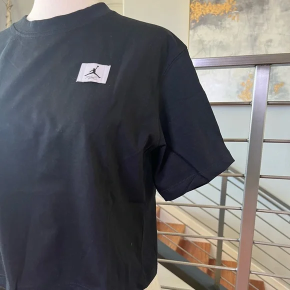 Jordan Nike Essentials Boxy 2 Logo Cropped T-Shirt - Black - Picture 3 of 11
